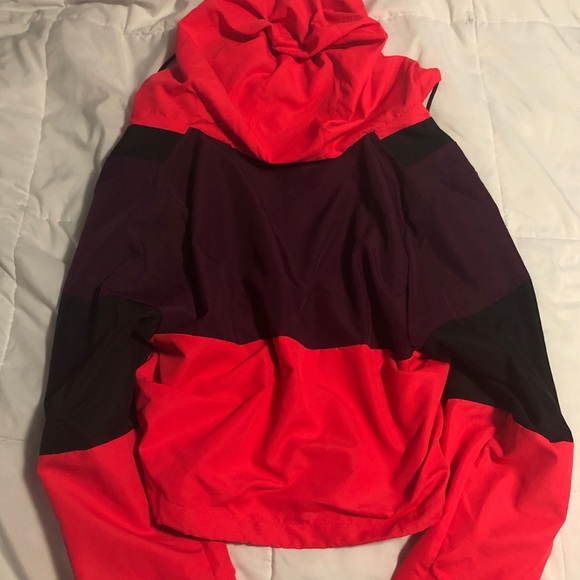 vs pink cropped windbreaker - Picture 2 of 4